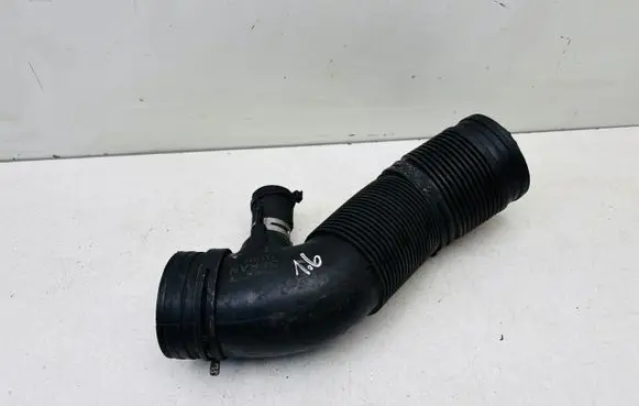 Volkswagen Golf IV Air intake hose/pipe 111017