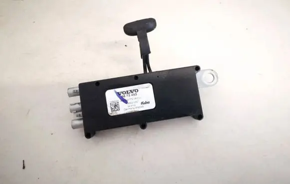 Volvo V50 Antenna control unit 8673493
