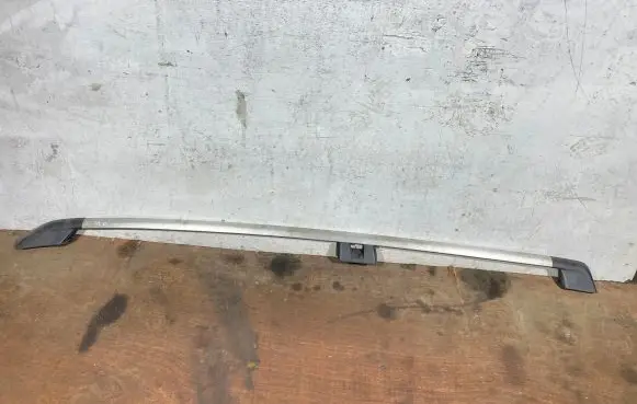 Roof bar rail