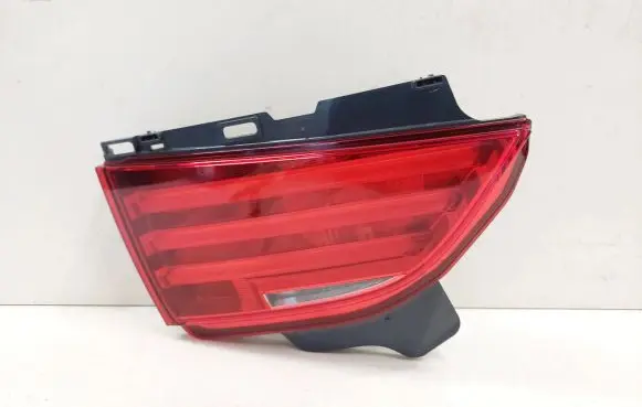 Tailgate rear/tail lights