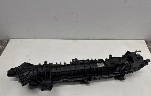 BMW 5 F10 F11 Intake manifold 7811909 1304180375