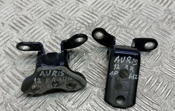 Rear door hinge set
