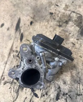 Renault Master III EGR valve 147103921R