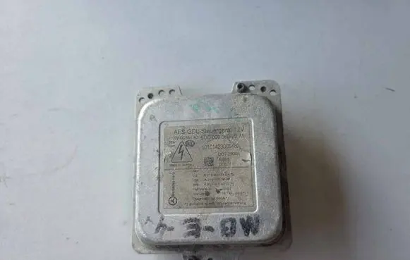 Mercedes-Benz E W212 Headlight ballast module Xenon 5DC009060