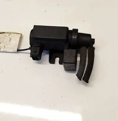 BMW 3 E90 E91 Turbo solenoid valve 70057900 7796634