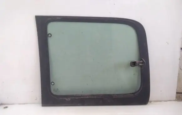 Peugeot Partner Rear side window 43R000112