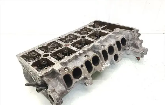 BMW 1 E81 E87 Engine head 7797678