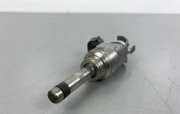 Nissan X-Trail T33 Fuel injector 16006CA0B 10E2818948
