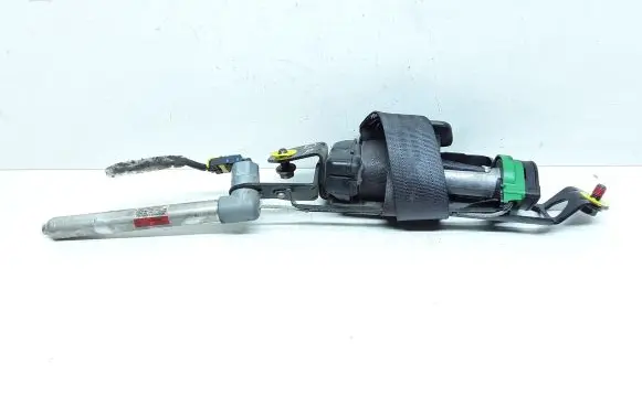 Volvo S60 Front seatbelt