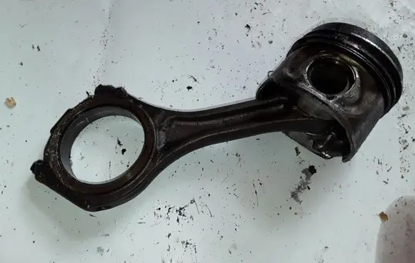 Audi A4 S4 B7 8E 8H Piston with connecting rod 059AB