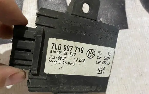Porsche Cayenne (9PA) Alarm control unit/module 7l0907719