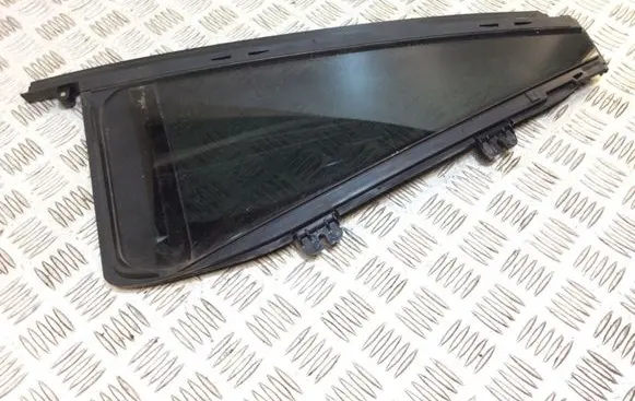 Volvo XC90 Rear vent window glass 31651873