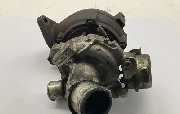 Toyota Auris 150 Turbo 172010N010 7588701