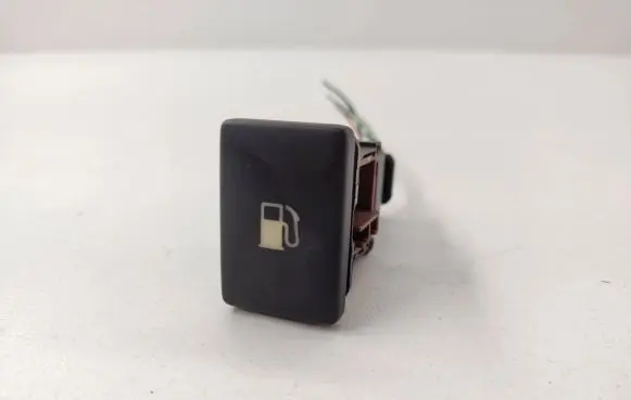 Toyota Avensis T270 Fuel tank opening switch 
