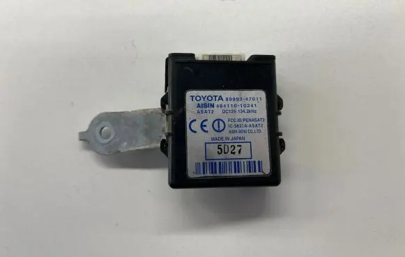 Toyota Prius (XW20) Door control unit/module 8999347011 48411010241 1C383AMSTT2