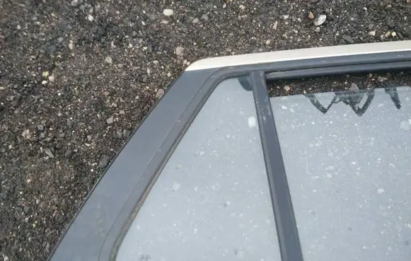 Hyundai Santa Fe Rear vent window glass as2