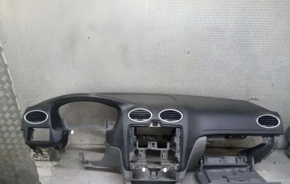 Ford Focus Dashboard 4M5XA04305