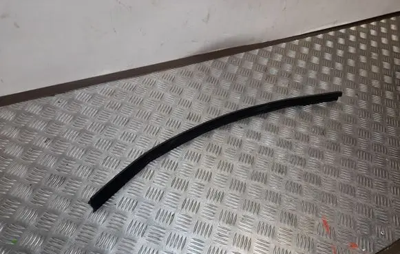 Audi A3 S3 8V Rubber seal rear door window/glass 8V5837479