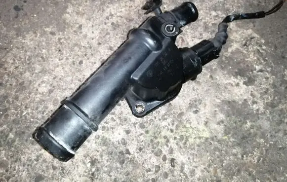 Dodge Journey Engine coolant pipe/hose 03G121132B