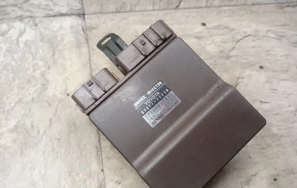 Toyota Corolla Verso E121 Fuel injection control unit/module 8987120030 1310001041