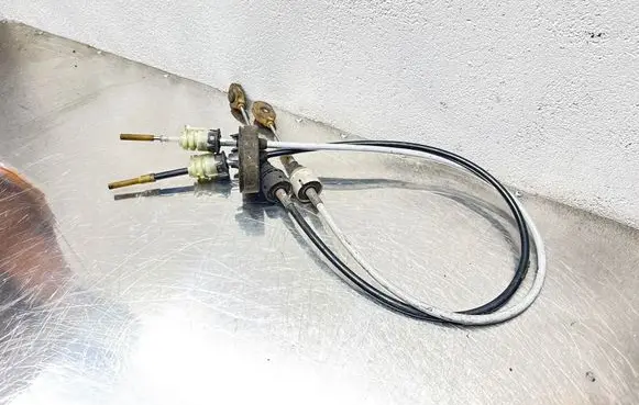 Opel Vectra C Gear shift cable linkage 55354170