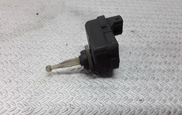 Headlight level adjustment motor