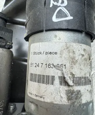 BMW 3 E92 E93 Tailgate hydraulic pump motor 7163661 51247163661