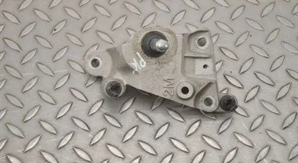 Nissan Juke II F16 Engine mounting bracket 112337981R