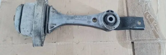Volkswagen Golf IV Engine mount bracket 1J0199851