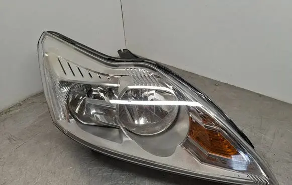 Ford Focus Headlight/headlamp 8M5113W029AF