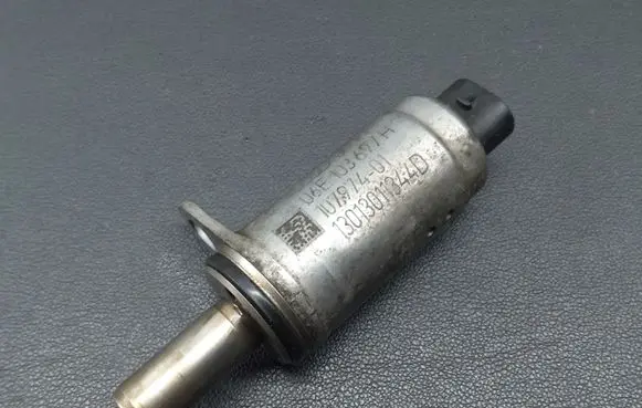 Audi A8 S8 D4 4H Camshaft vanos timing valve 06E103697H 10797401