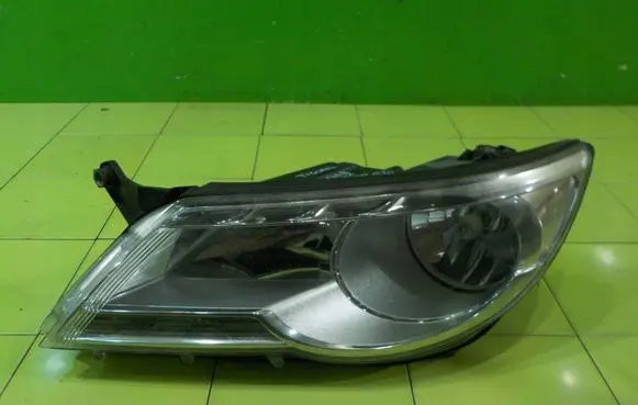 Volkswagen Tiguan Headlight/headlamp 1ED24703803