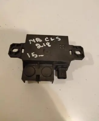 Mercedes-Benz CLS C218 X218 Charging relay A0009822023 1110029