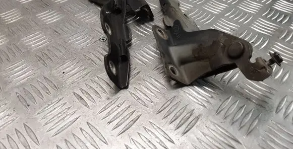 KIA Sportage Tailgate/trunk/boot hinge