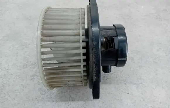 Suzuki Grand Vitara I Heater fan/blower 