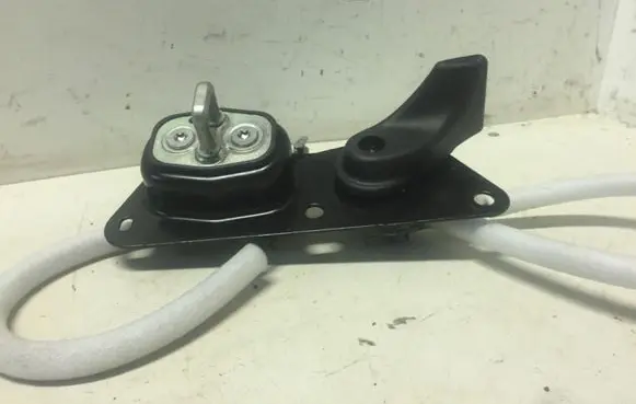 Loading door interior handle