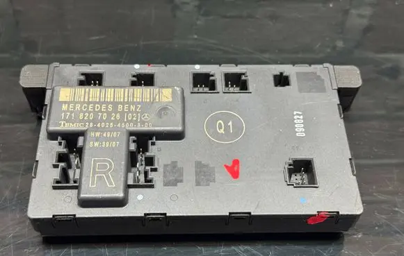 Mercedes-Benz SLK R171 Door control unit/module 1718207026