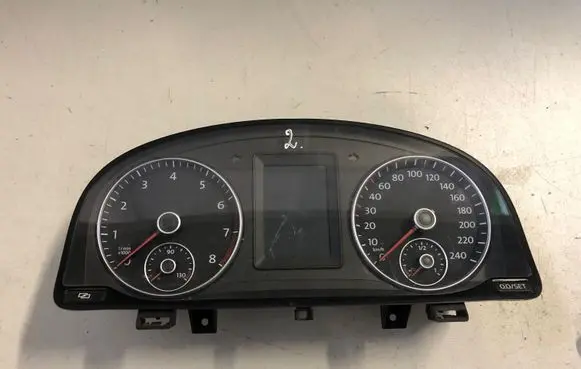 Volkswagen Caddy Speedometer (instrument cluster) 2K0920875 1119013599