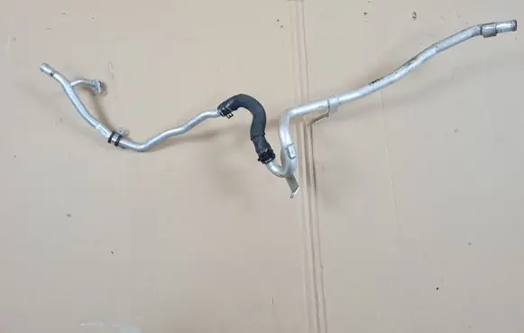 Engine coolant pipe/hose