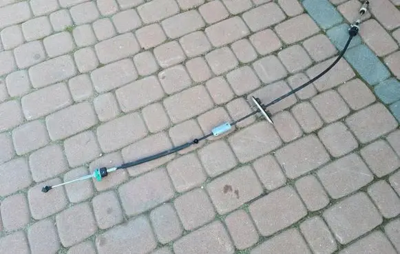 Opel Insignia B Gear shift cable linkage 84308113
