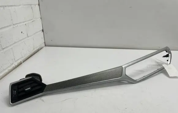BMW 3 G20 G21 Dashboard center trim panel 6848620