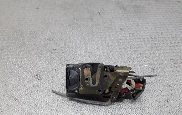 Opel Frontera B Front door lock