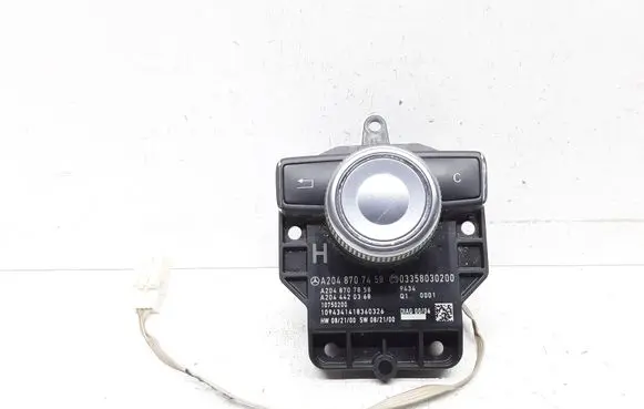 Mercedes-Benz C W204 Head unit multimedia control A2048707458 0335830200