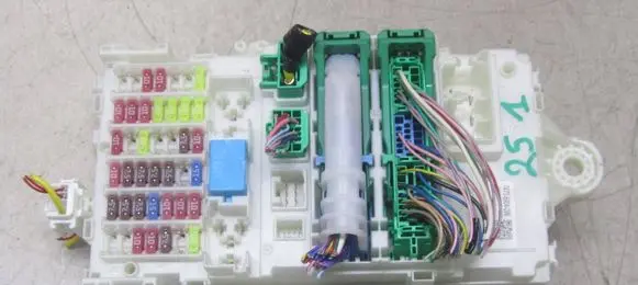 Honda HR-V Fuse box set 7470-5904-0W
