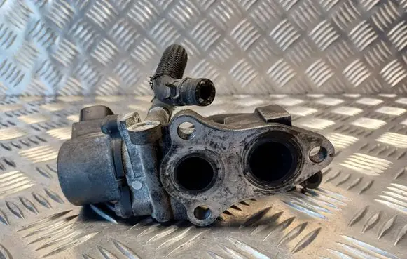 Toyota Avensis T250 EGR valve 2562027090 1350008110