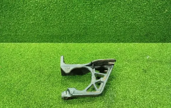 Renault Trafic III (X82) Engine mounting bracket 7854R