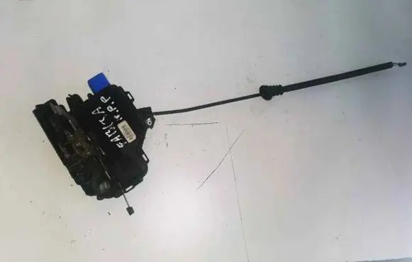 Skoda Fabia Mk1 (6Y) Front door lock 114977X