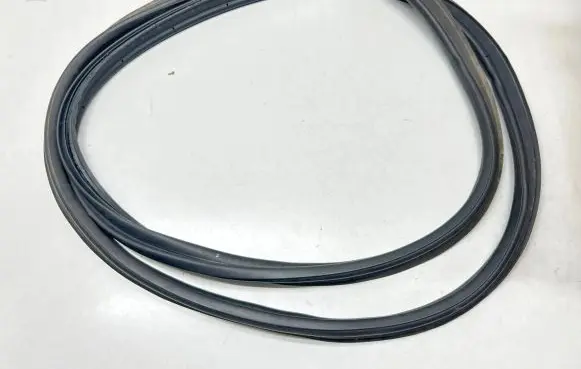 KIA Niro Trunk rubber seal (body) 
