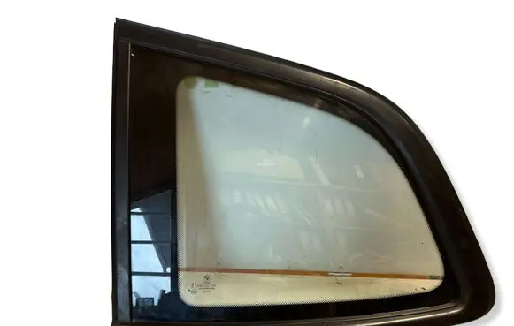 BMW 2 F46 Rear side window 7316823