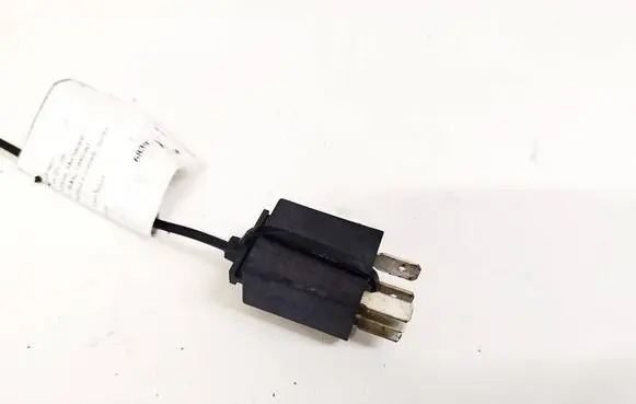 Skoda Fabia Mk2 (5J) Other relay 95VW10K705CA
